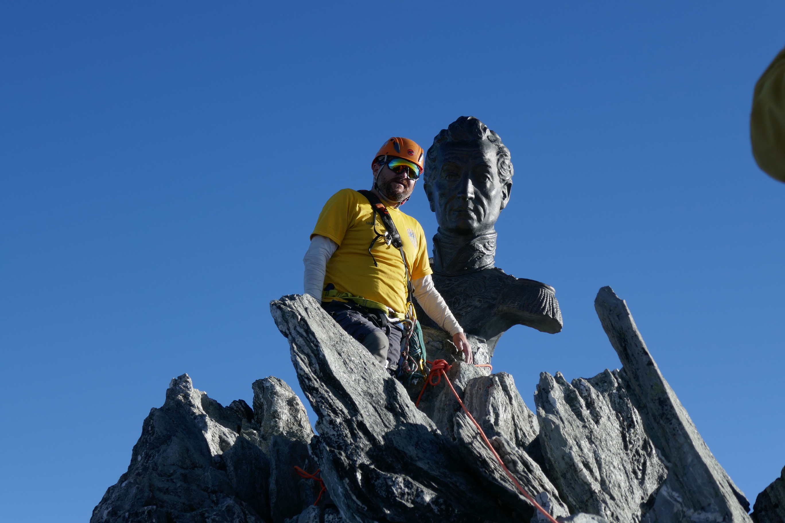 Eda + Bolívar socha